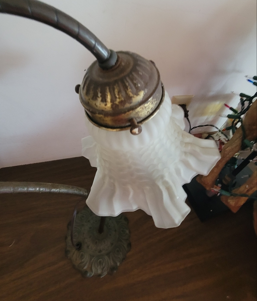 Antique Art deco tulip lily brass table lamp - Picture 2 of 16